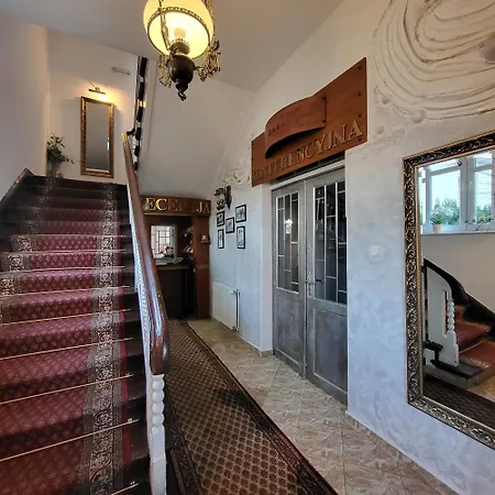 Palacyk Srebrna Fala Bed and Breakfast